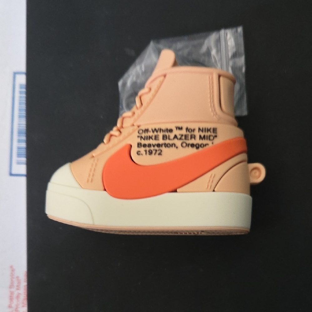 Airpod Case Off White Blazer